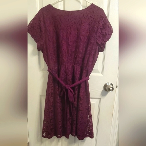 PLUS-SIZE Love Squared Dress - Picture 3 of 4